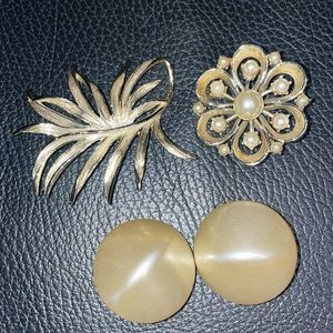 Vintage jewelry-pearl clip earrings, 1gold tone leaf broach, gold&pearl broach